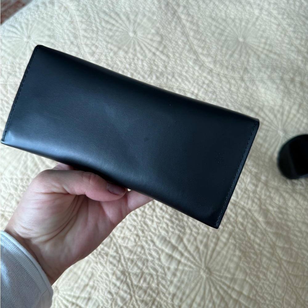 Moschino sunglasses and case - Picture 2 of 9